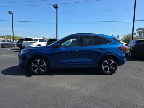 Used 2023 Ford Escape ST-Line Elite w/ Premium Technology Package image 4