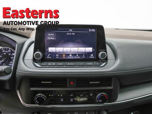 Used 2023 Nissan Rogue S AWD/4WD image 12