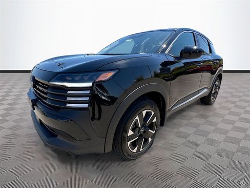 New 2025 Nissan Kicks SV image 3