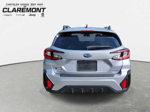 Used 2025 Subaru Crosstrek 2.5i Premium AWD/4WD image 17
