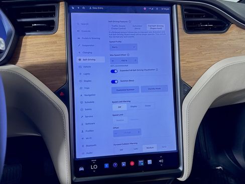 Used 2020 Tesla Model X Long Range AWD/4WD image 18