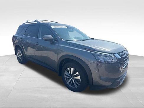 Used 2024 Nissan Pathfinder SL AWD/4WD image 7