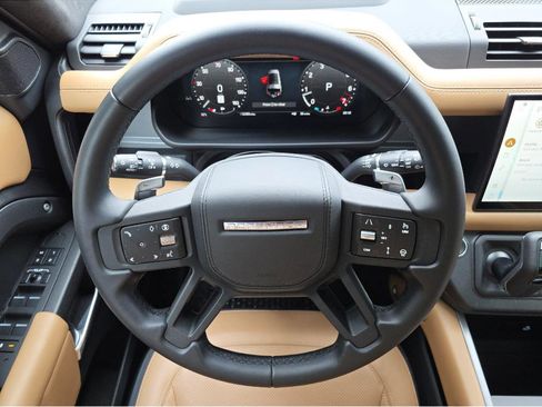 Used 2025 Land Rover Defender 130 V8 AWD/4WD image 11