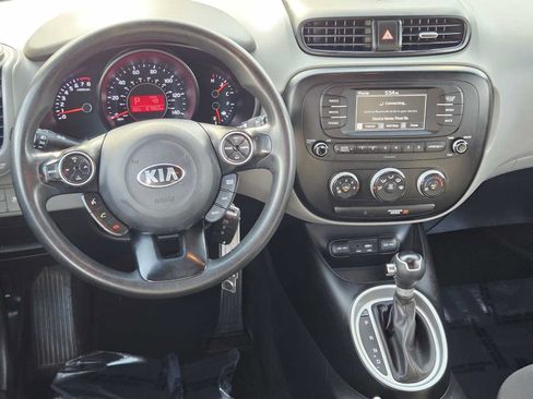 Used 2018 Kia Soul FWD image 24