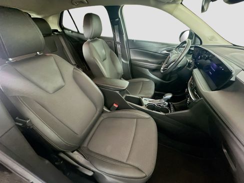 Used 2025 Buick Encore GX Preferred AWD/4WD image 28