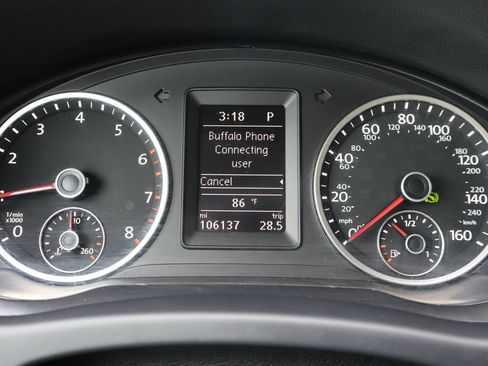 Used 2014 Volkswagen Tiguan SEL AWD/4WD image 34