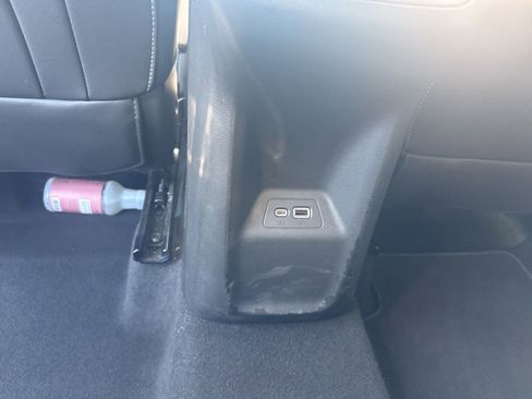 Used 2023 Buick Envision Essence image 13