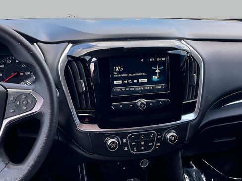 Used 2018 Chevrolet Traverse LS FWD image 7