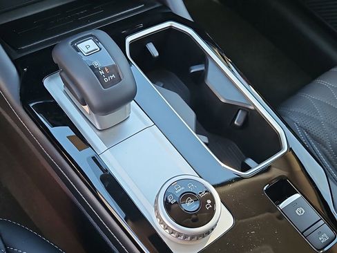 New 2026 Mitsubishi Outlander SEL FWD image 25
