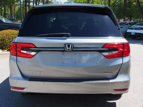 Used 2023 Honda Odyssey Touring image 7