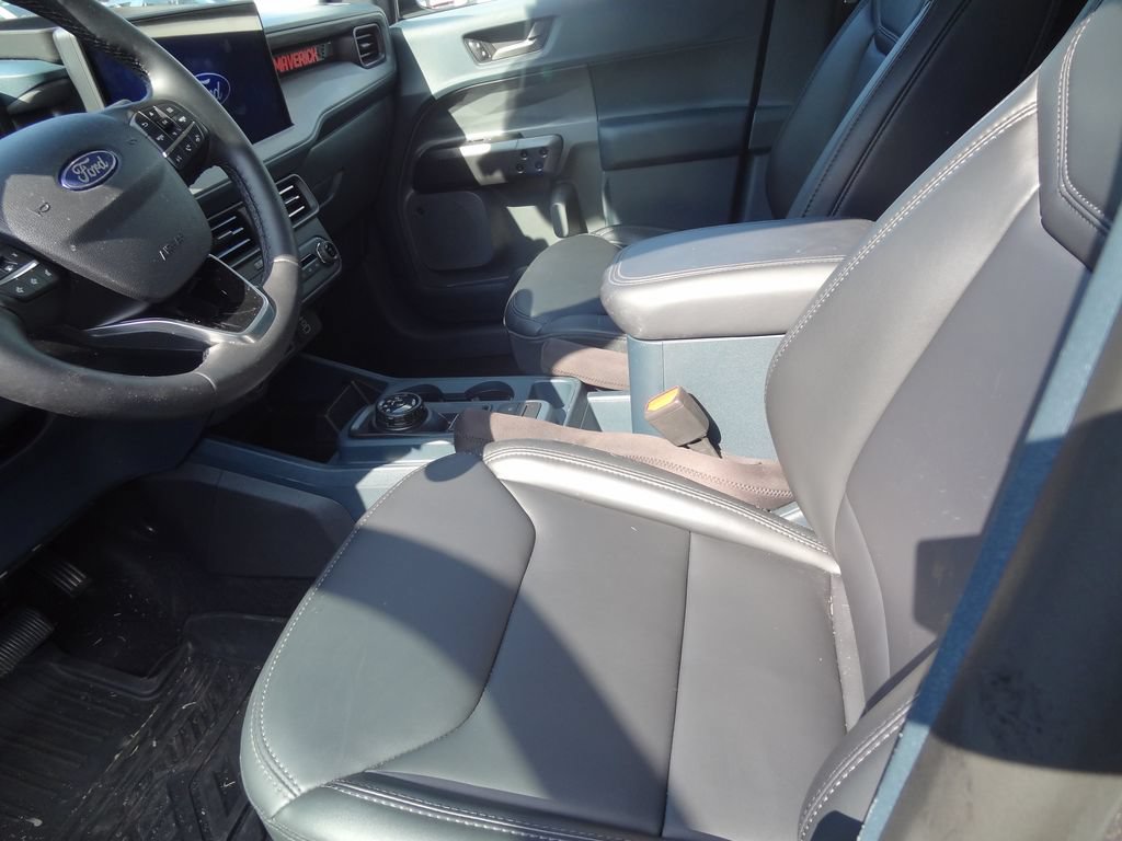 Used 2026 Ford Maverick Lariat w/ Black Appearance Package AWD/4WD image 6