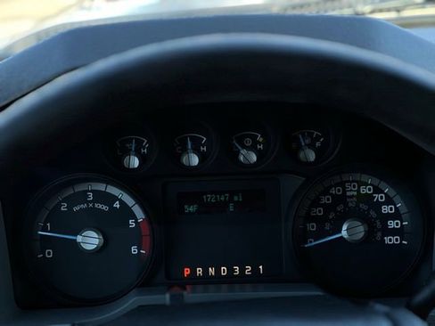 Used 2016 Ford F550 2WD Regular Cab Super Duty image 23