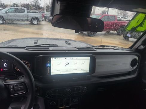 Used 2024 Jeep Wrangler Sport S image 14