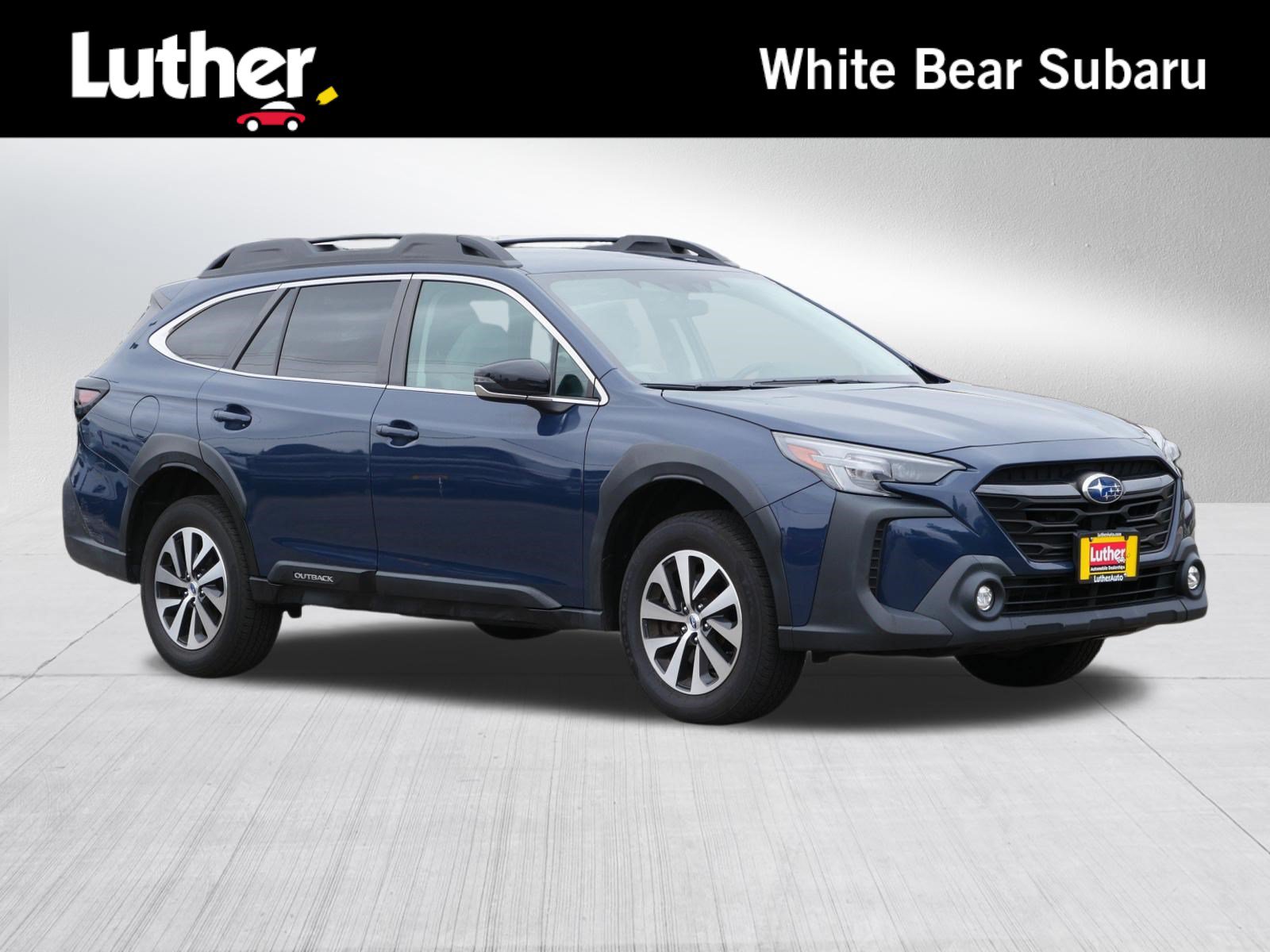 Used 2023 Subaru Outback Premium AWD/4WD image 1