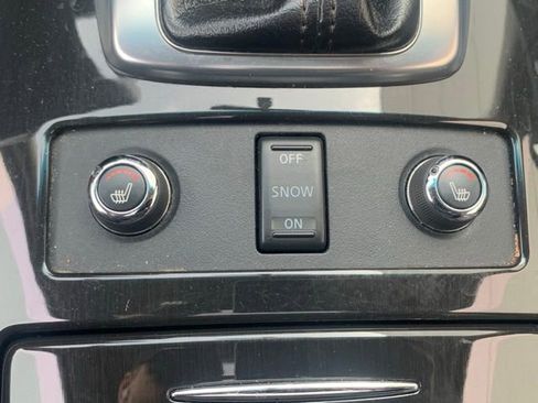 Used 2012 INFINITI FX35 AWD w/ Premium Pkg image 19