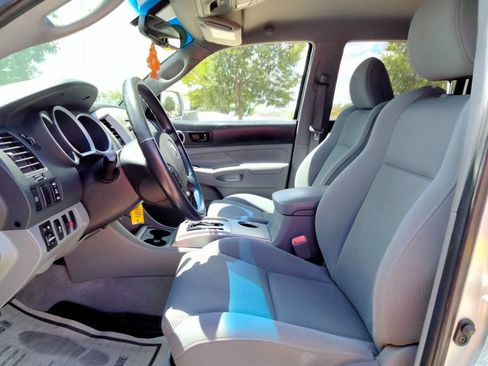 Used 2011 Toyota Tacoma PreRunner w/ TRD Sport Pkg image 10