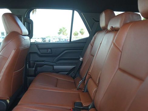 Used 2025 Toyota 4Runner SR5 AWD/4WD image 14