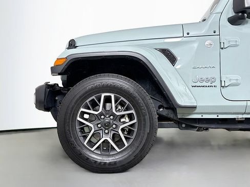 Used 2024 Jeep Wrangler Unlimited Sahara AWD/4WD image 28