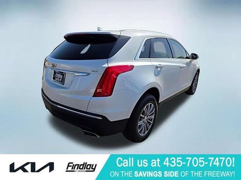 Used 2017 Cadillac XT5 Luxury w/ Driver Awareness Package FWD image 4