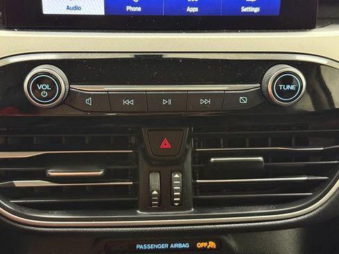 Used 2020 Ford Escape SEL image 18