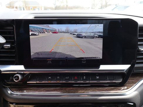 Used 2023 GMC Sierra 1500 Elevation image 21