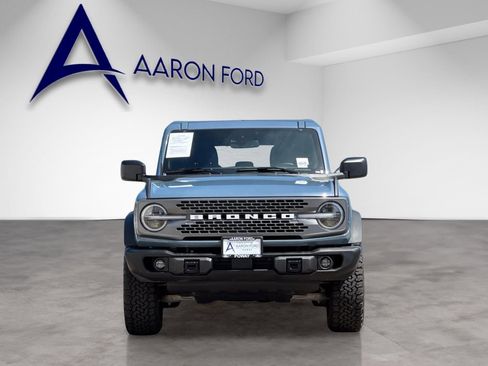 Used 2025 Ford Bronco Badlands image 9