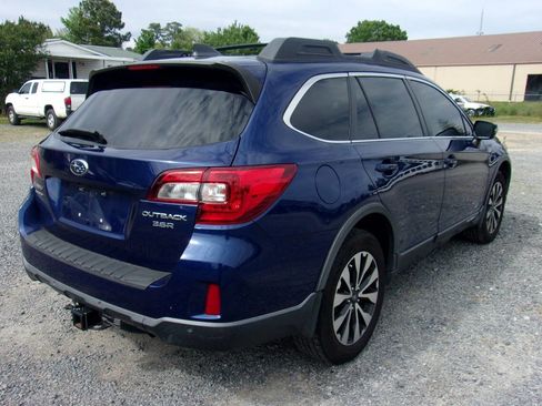 Used 2017 Subaru Outback 3.6R Limited AWD/4WD image 8