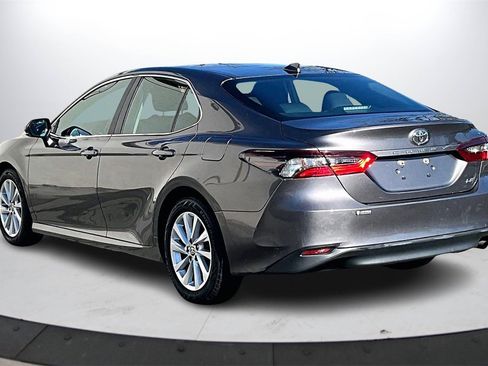 Used 2023 Toyota Camry LE image 7
