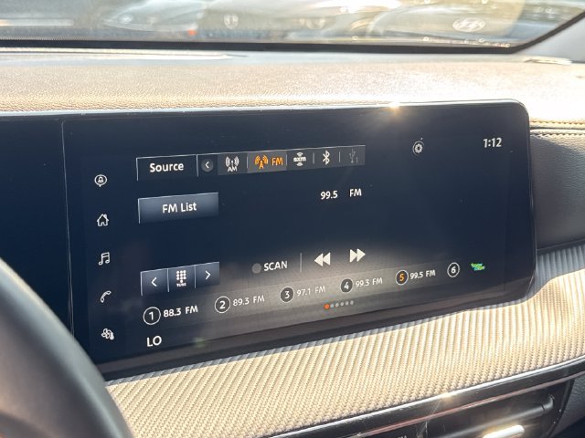 Used 2025 Nissan Kicks SR FWD image 19
