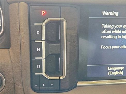 Used 2021 GMC Yukon XL Denali w/ Denali Premium Package image 12