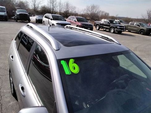 Used 2016 Jeep Cherokee Limited w/ Trailer Tow Group image 12