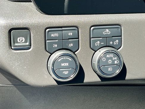 Used 2024 Chevrolet Silverado 1500 LT Trail Boss AWD/4WD image 10