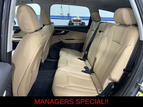 Used 2022 Audi Q7 2.0T Premium w/ Convenience Package AWD/4WD image 17