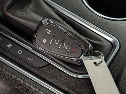 Certified 2022 Chevrolet Traverse LT w/ LPO, Blackout Package image 28