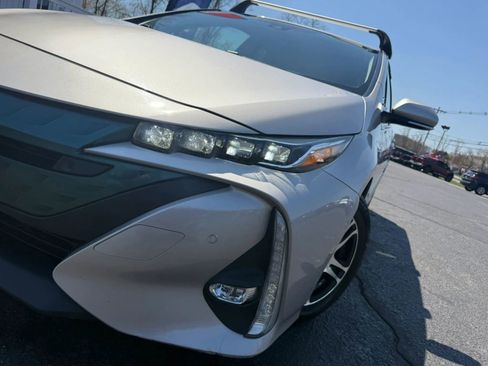 Used 2019 Toyota Prius Prime Advanced image 56