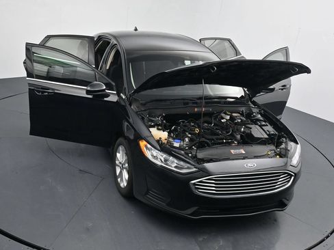 Used 2020 Ford Fusion SE FWD image 39