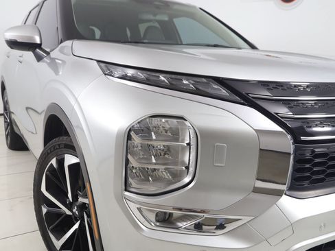 Used 2024 Mitsubishi Outlander SE AWD/4WD image 19