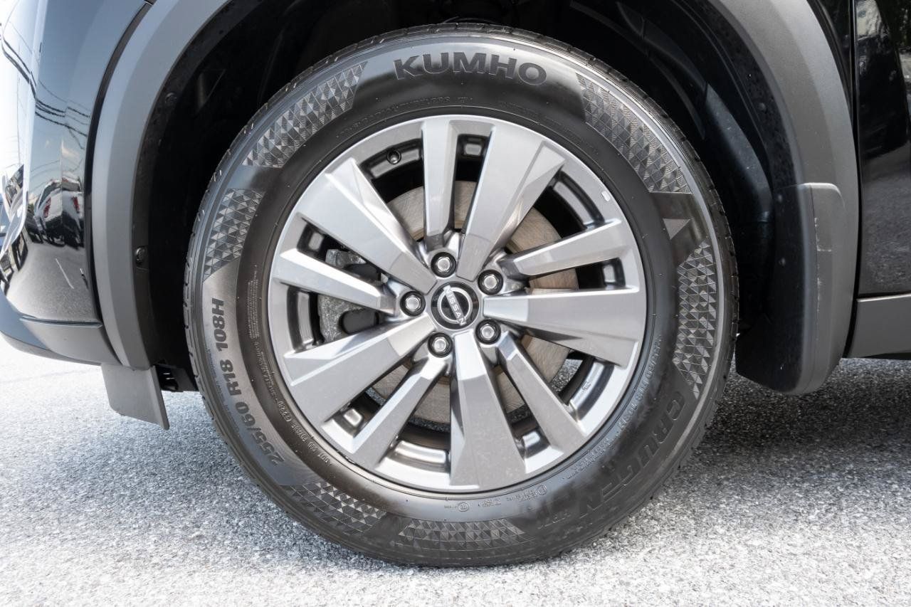 Used 2024 Nissan Pathfinder SV w/ Black Appearance Package AWD/4WD image 36