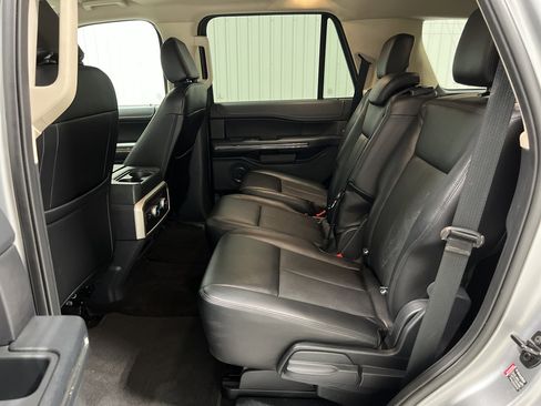 Used 2022 Ford Expedition XLT image 25