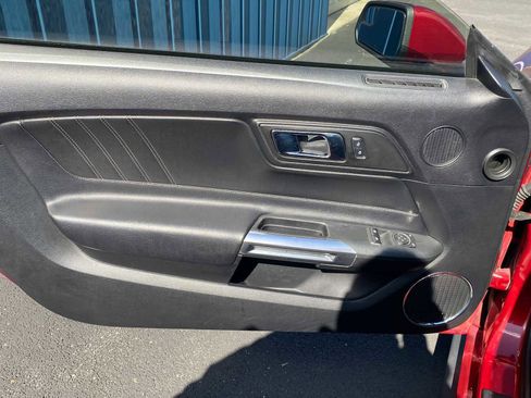 Used 2017 Ford Mustang Premium image 30