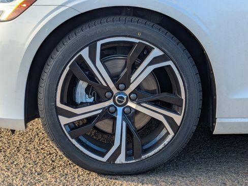 Used 2024 Volvo S60 B5 Core image 40