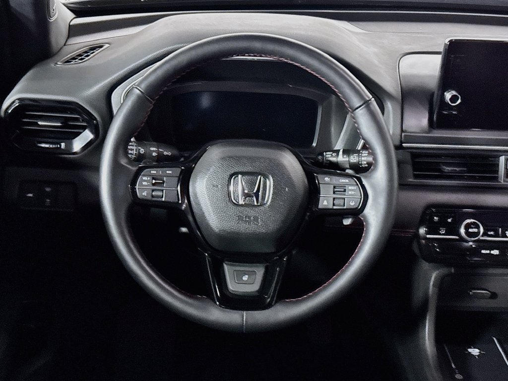 Used 2025 Honda Pilot Black Edition image 13
