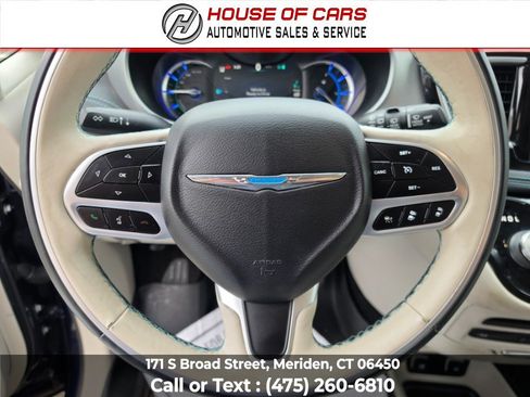 Used 2018 Chrysler Pacifica Limited w/ Advanced Safetytec Group FWD image 29