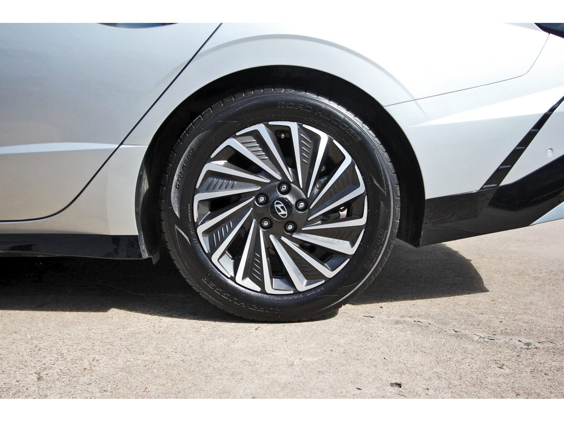 Used 2024 Hyundai Sonata Limited FWD image 32
