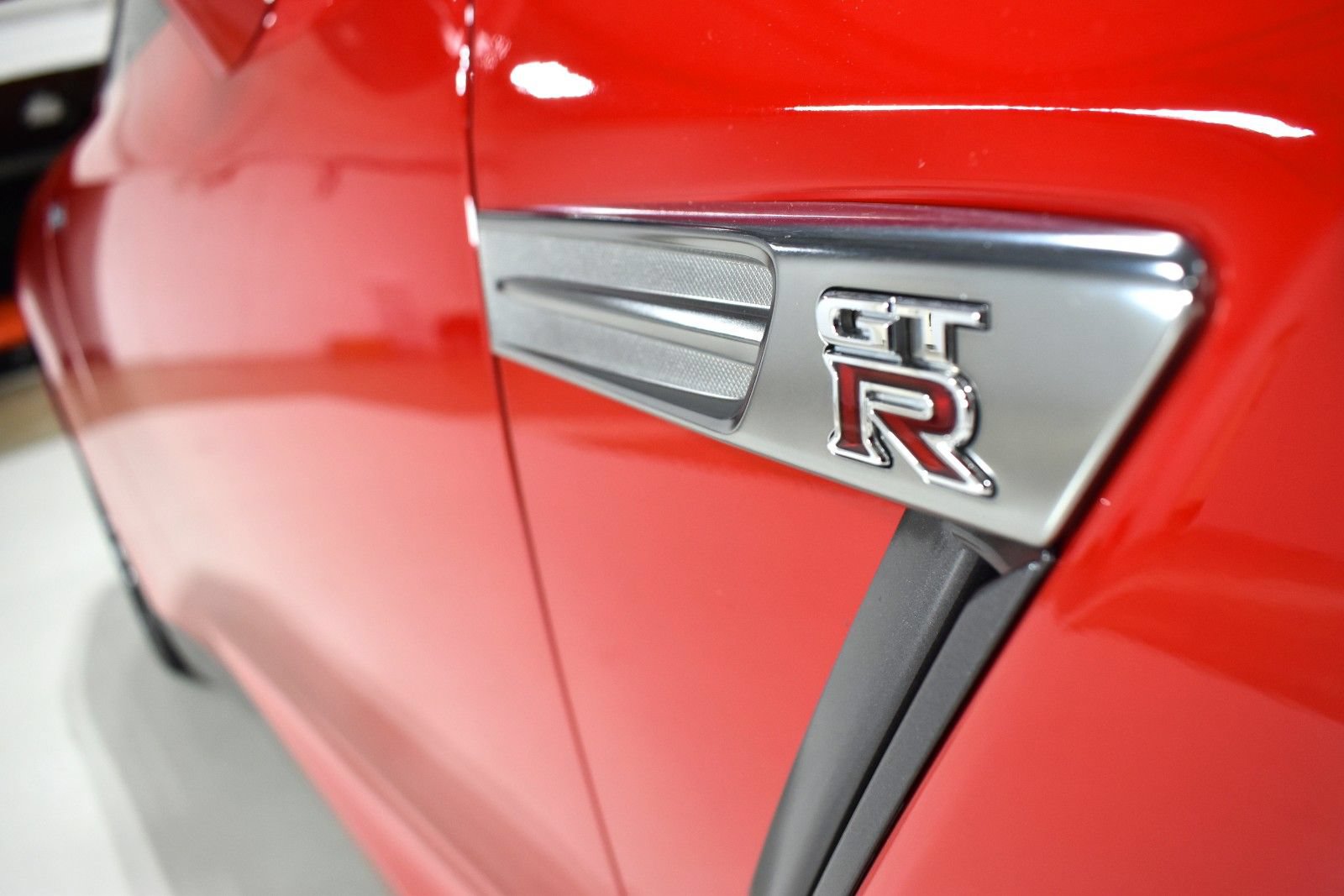Used 2009 Nissan GT-R Premium AWD/4WD image 10