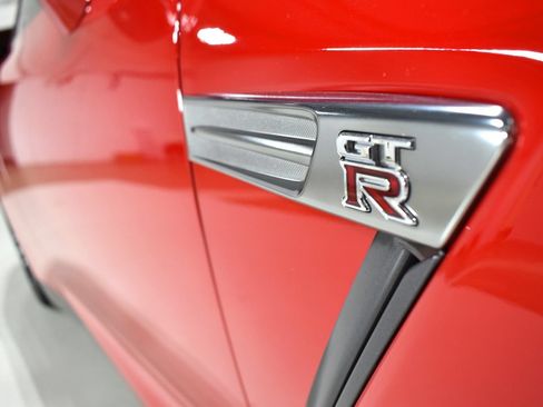 Used 2009 Nissan GT-R Premium AWD/4WD image 10