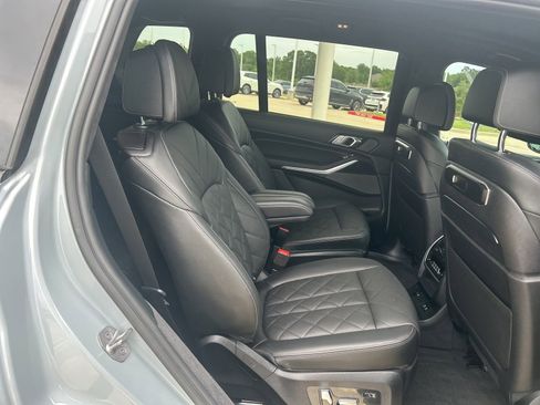 Certified 2024 BMW X7 xDrive40i w/ M Sport Package AWD/4WD image 9