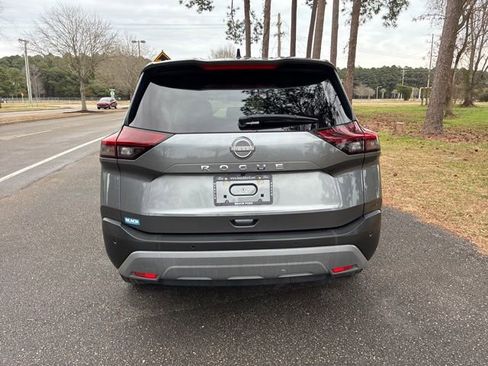 Used 2023 Nissan Rogue S image 4
