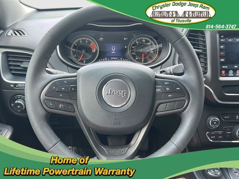 Used 2022 Jeep Cherokee Trailhawk AWD/4WD image 19