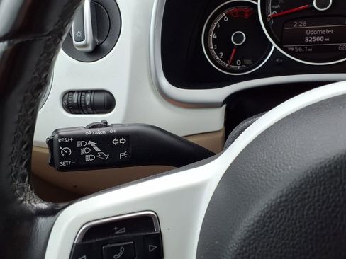 Used 2019 Volkswagen Beetle 2.0T SE FWD image 19